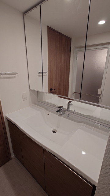 洗面設備　※写真は同タイプ住戸です。