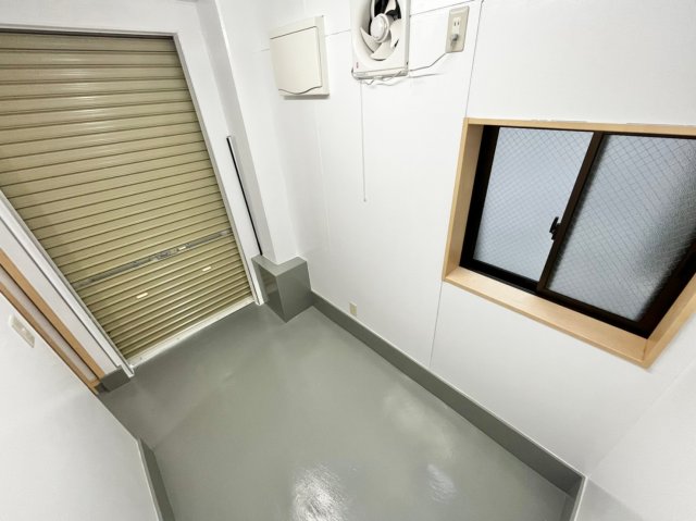 その他　窓付きトランクルーム♪