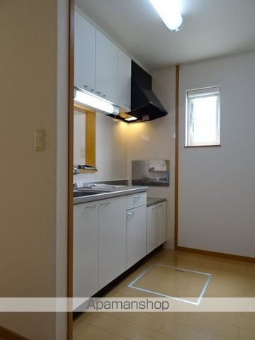 ＪＲ東海道本線 浜松駅 バス乗車時間：12分 最寄りバス停で下車 徒歩8分 2階建 築19年のキッチン写真