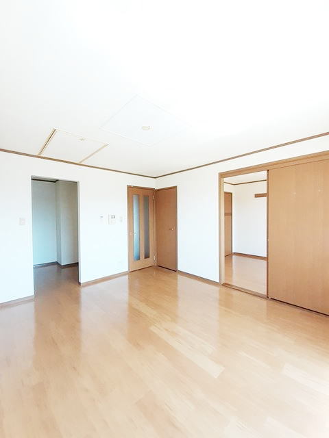 居室・リビング　※写真は別号室のものですので現状優先とさせていただきます
