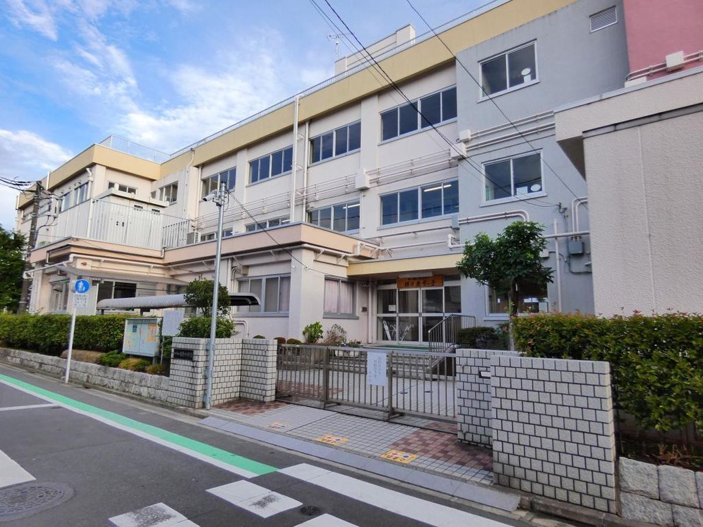 小学校　江戸川区立鹿骨小学校（小学校）まで430m