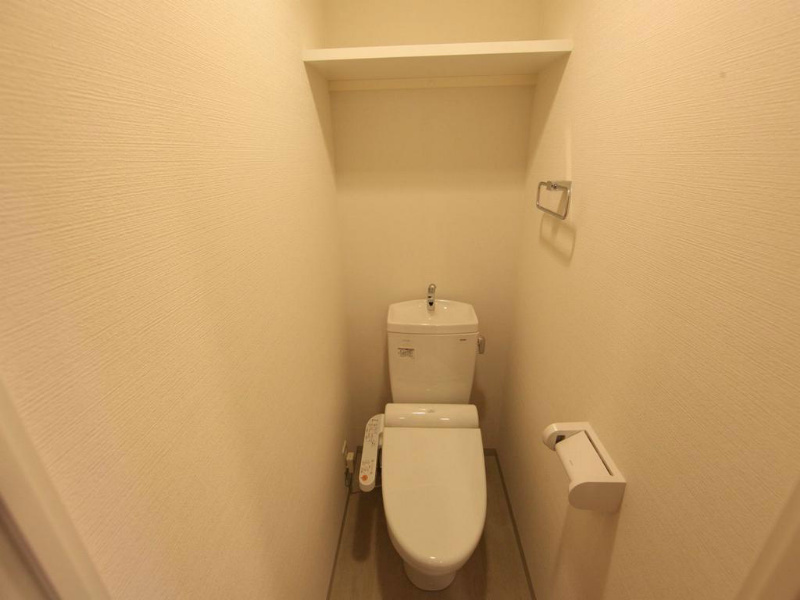 ＪＲ中央本線 鶴舞駅 徒歩5分 11階建 築15年のトイレ写真