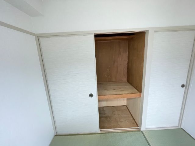 収納　奥行きのある押入れです