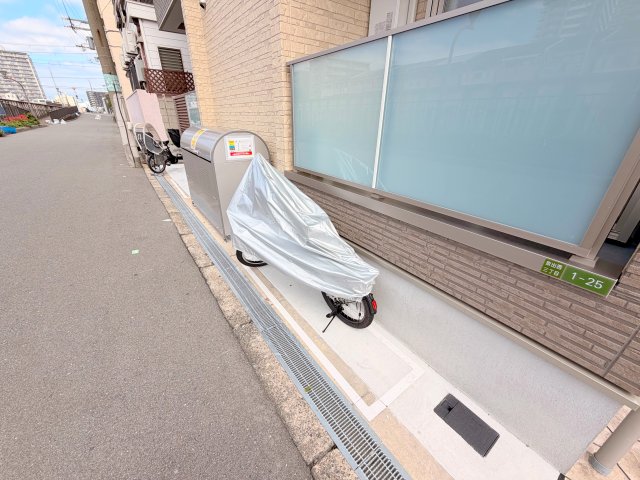 駐車場　敷地内には入居者専用の駐輪スペースもあります。