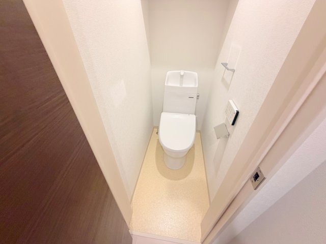 トイレ　綺麗なトイレにはウォシュレット標準装備です。