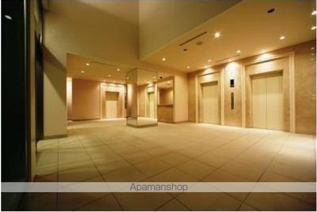 ＪＲ山手線 代々木駅 徒歩3分 27階建 築20年の外観写真