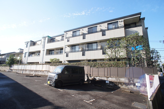 建物外観　防犯が気になる方におすすめのオートロック付き！