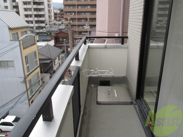 バルコニー　横に広～いバルコニー。沢山干せますよ。風通しもバッチリです