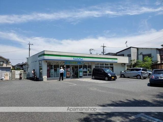 コンビニ　ファミリーマート（コンビニ）まで2081m