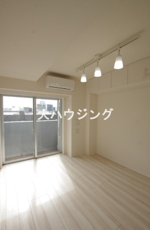 ブライズ多摩川の居間写真
