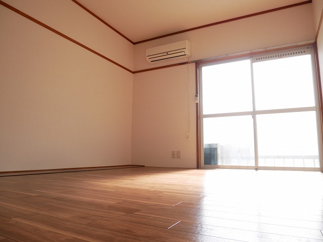 RUNA曲金の居間写真