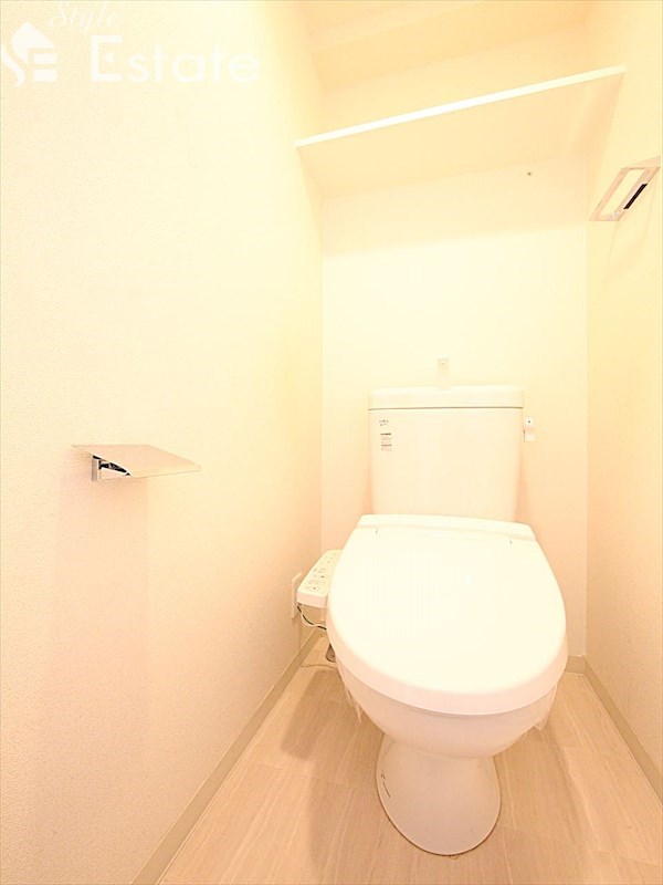 地下鉄東山線 新栄町駅 徒歩5分 14階建 築9年のトイレ写真