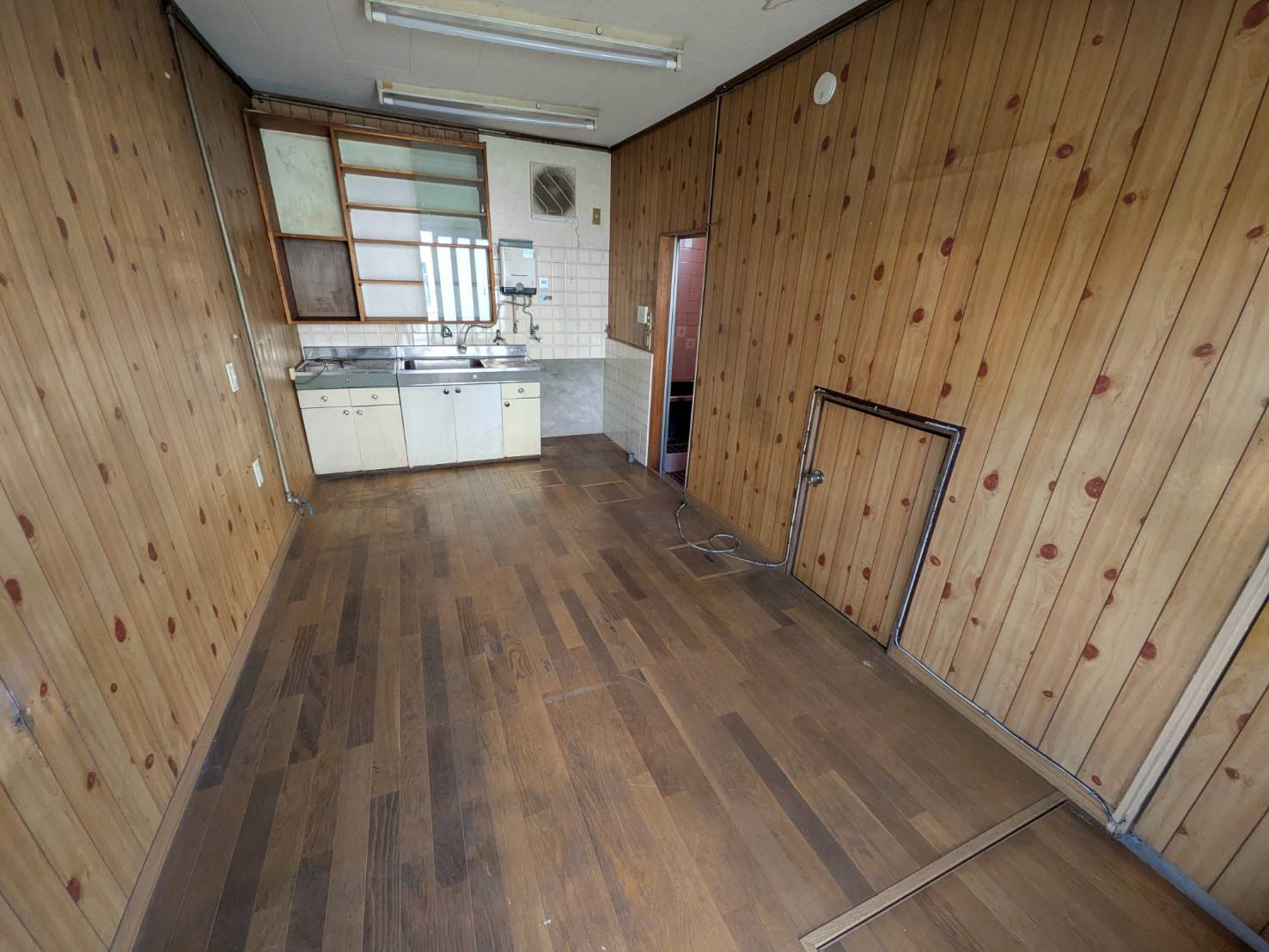 明泉寺町一丁目貸家の居間写真