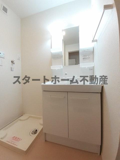 洗面設備　スペースが確保できる洗面所です