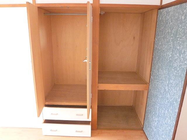 収納　写真は別のお部屋のものでございます