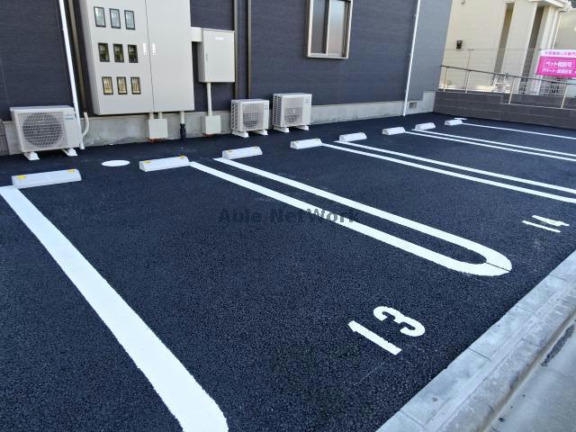 駐車場　駐車場