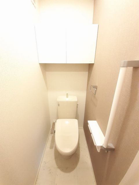 ハウスアイ 光のトイレ写真