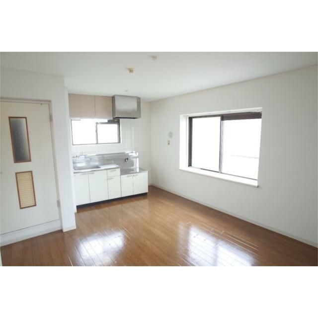 皆川マンションの居間写真