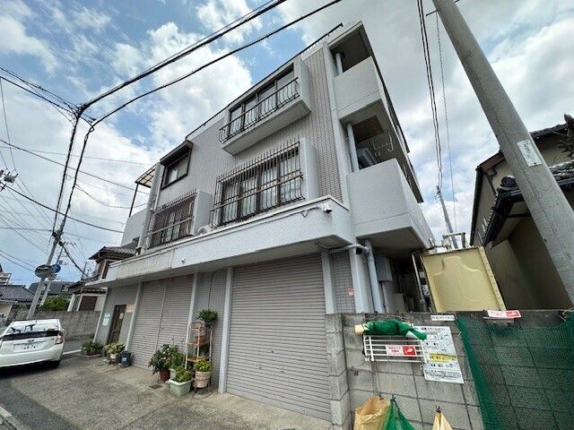 皆川マンションの外観写真