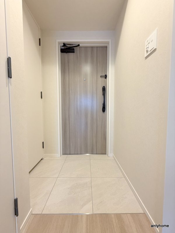 シーズンフラッツ心斎橋EASTの玄関写真