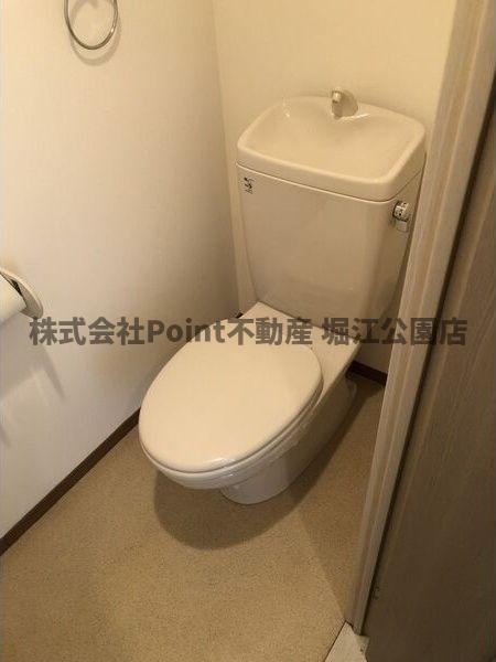 地下鉄御堂筋線 心斎橋駅 徒歩9分 7階建 築26年のトイレ写真