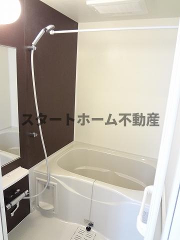 バス・シャワールーム　ゆったり過ごせるお風呂です