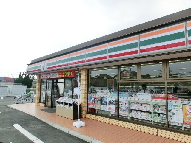 コンビニ　セブンイレブン（コンビニ）まで150m