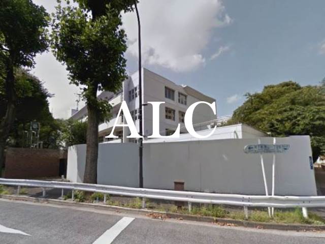 小学校　港区立青山中学校（小学校）まで3664m