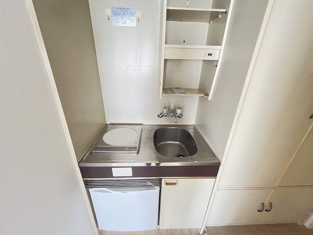 キッチン　コンパクトなキッチンで掃除もラクラク