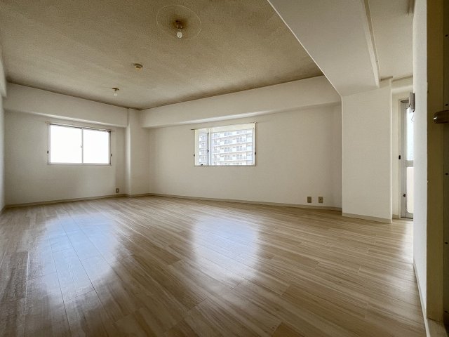 その他部屋・スペース　落ち着いた色調の寝室です