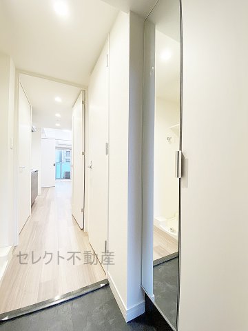 プレサンス ジェネ 新栄町駅前 葵の玄関写真