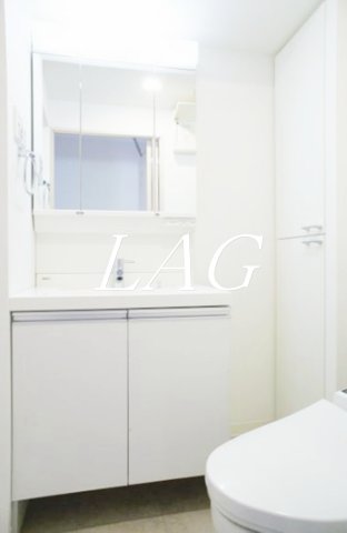 洗面設備　独立洗面台です。