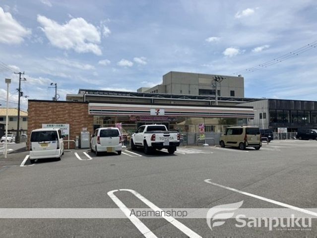 コンビニ　セブン－イレブン松山土居田西店（コンビニ）まで582m