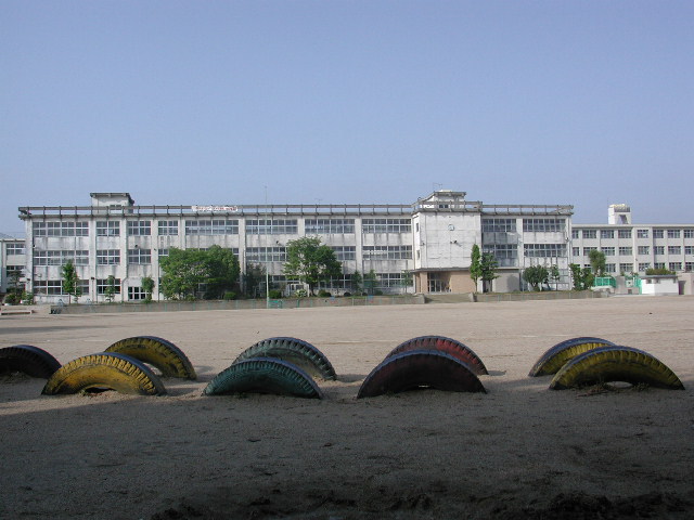 小学校　米田小学校（小学校）まで1044m