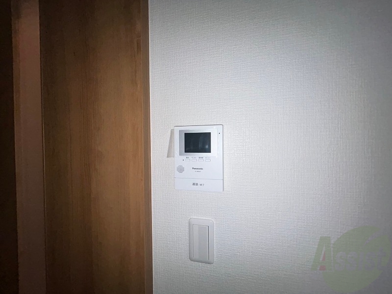 セキュリティ　ＴＶモニター付インターホンです。来客者の顔が見えるので安心！