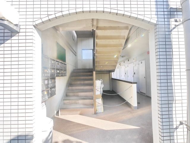 エントランス　★お部屋探しは株式会社タウンハウジング東京まで★