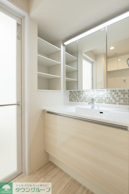 洗面設備　※写真は同タイプ住戸です。