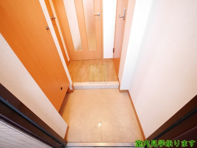 玄関　ラソラーナ 405号室