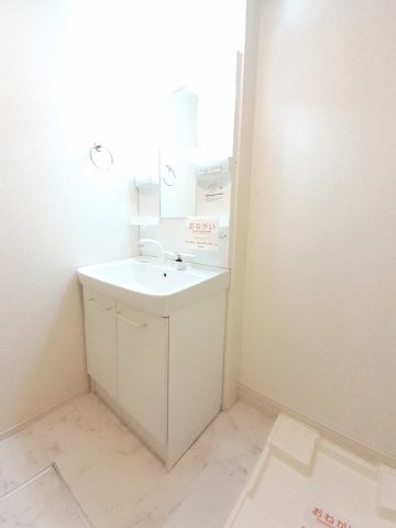 洗面設備　コンパクトで使いやすい洗面所