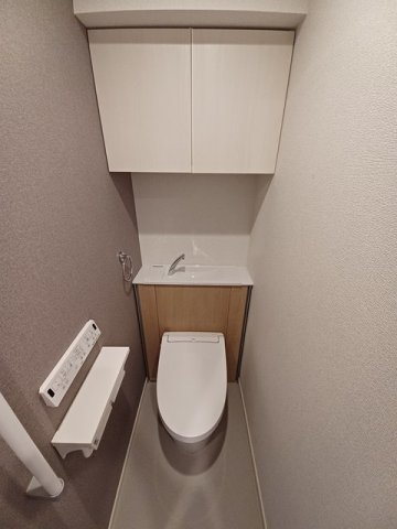 トイレ　広々としたバルコニーです