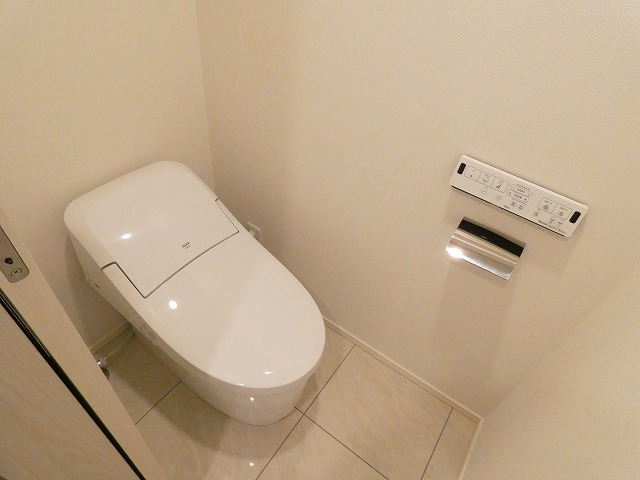 東京メトロ銀座線 赤坂見附駅 徒歩5分 10階建 築7年のトイレ写真