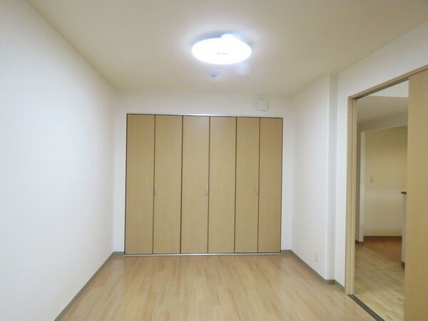 その他部屋・スペース　壁面が多く家具の配置がしやすいです♪
