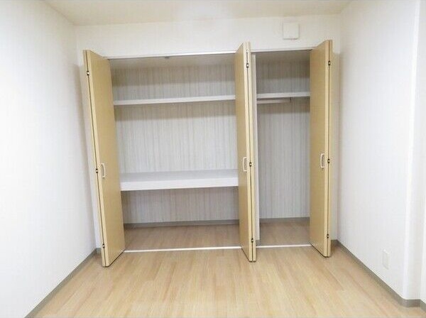 収納　衣類の収納に便利なクローゼット付きです♪