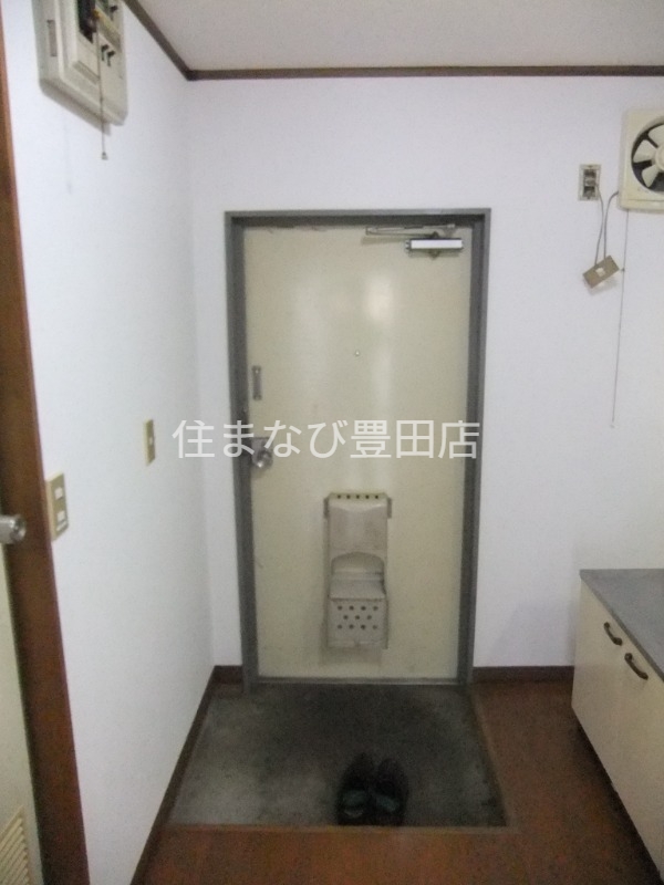 玄関　同型別部屋写真