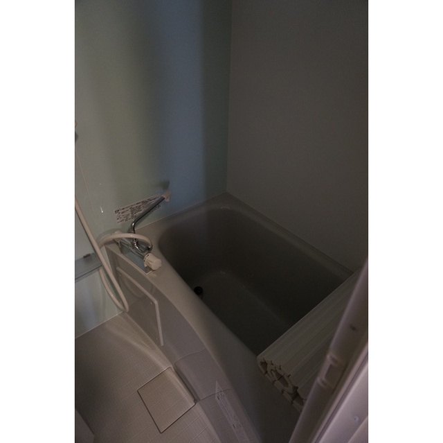 バス・シャワールーム　※同タイプの別部屋の写真です。