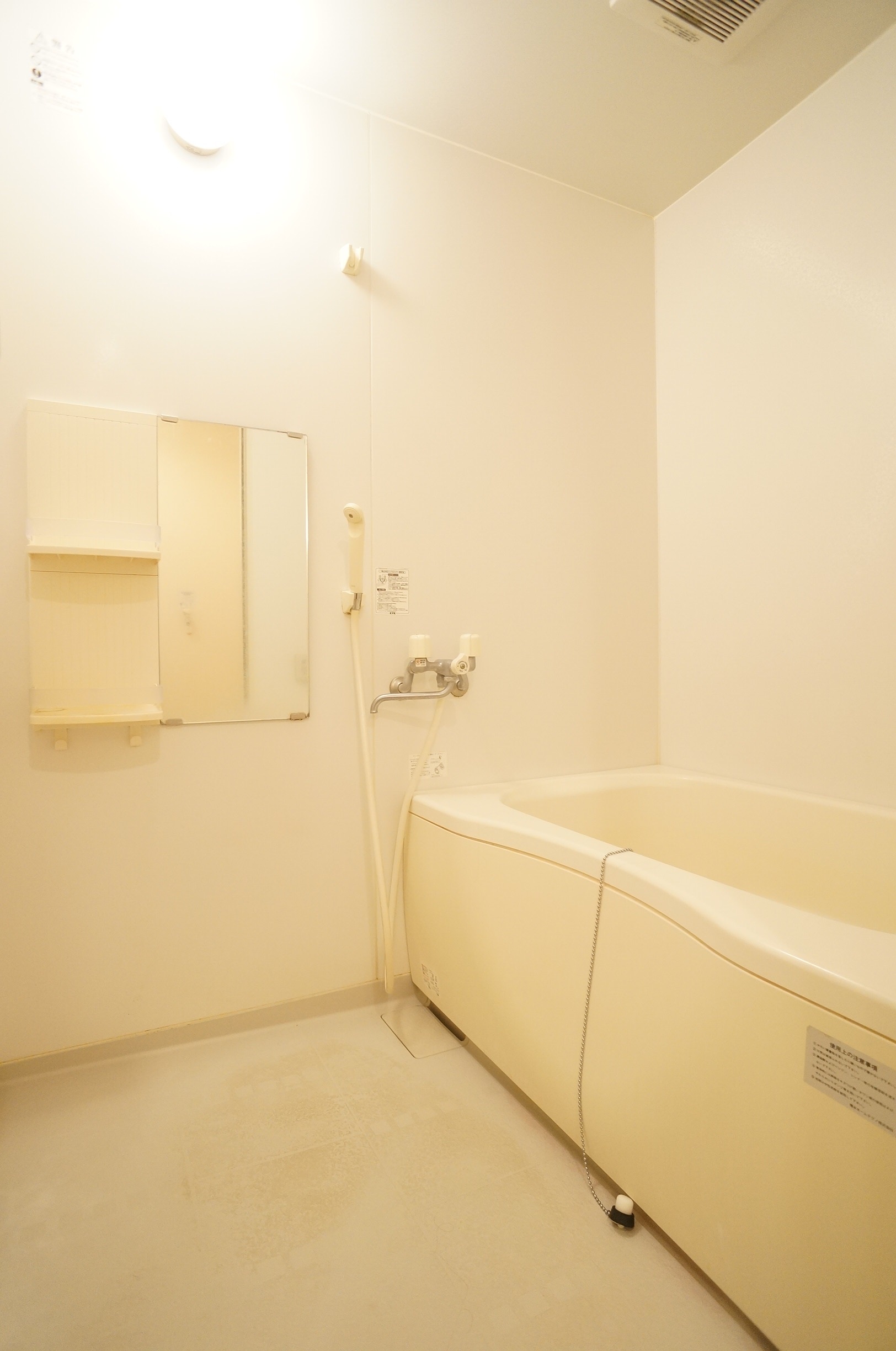 バス・シャワールーム　追い焚き付きバスルーム