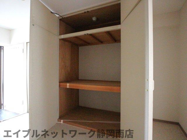 【静岡市駿河区小鹿のマンションの収納】