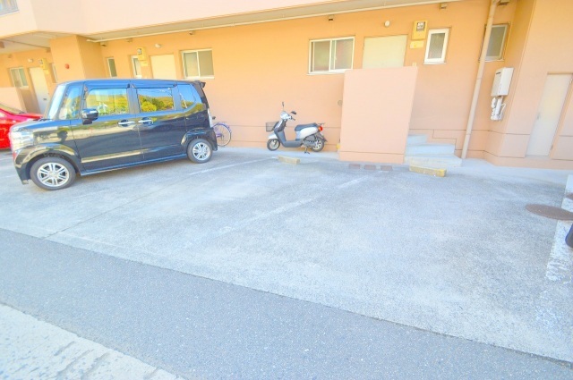 スーパー　マルゼンストア（スーパー）まで185m