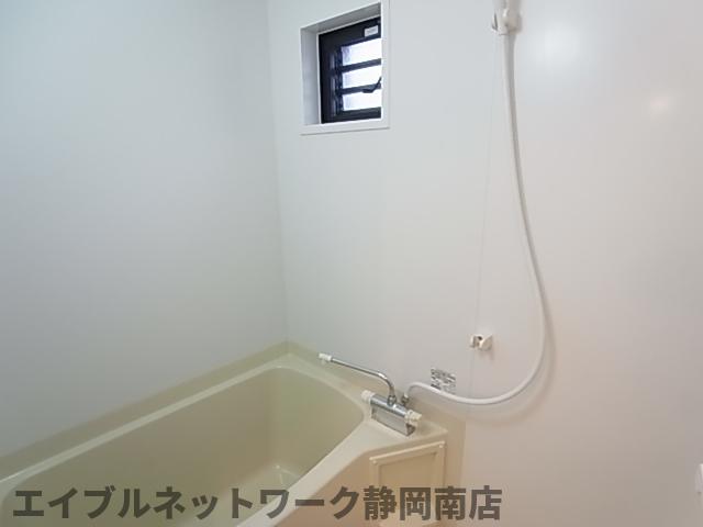 バス・シャワールーム　お風呂で日々の疲れを落としましょう