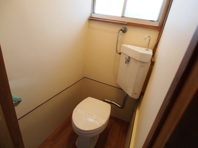 【川崎市多摩区中野島のアパートのトイレ】
